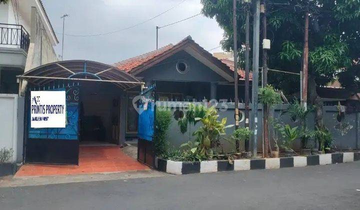 Di Jual Rumah Hitung Tanah Lokasi Strategis di Tanjung Duren, Jakarta Barat 1