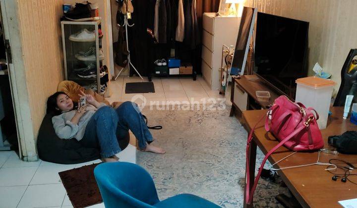 Di Jual Rumah Hoek 2 Lantai di Tambora, Jakarta Barat 2