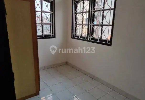 Di Jual Rumah 2 Lantai Dalam Komplek di Utan Kayu, Jakarta Timur  2