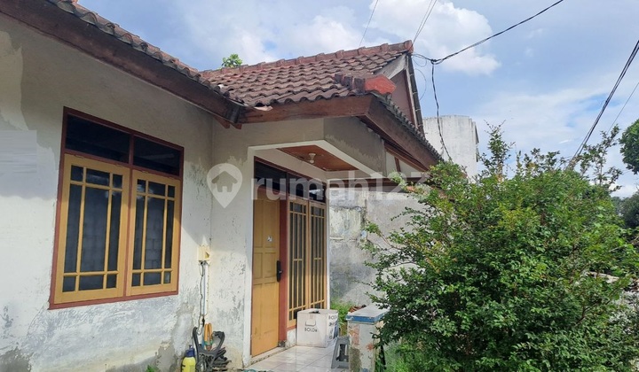Affordable Well-Maintained Large House Ready to Occupy in Antapani Complex. 2