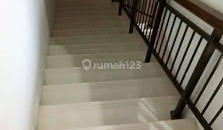 Rumah 2 Lantai Bagus Unfurnished SHM di Buah Batu Square, Bandung 2