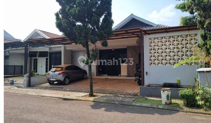 Rumah 2 Lantai Bagus Semi Furnished di Singgasana Pradana,bandung 1