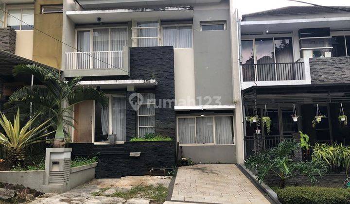 Rumah 2 Lantai Bagus Semi Furnished SHM Dago Resort Pakar,bandung 1