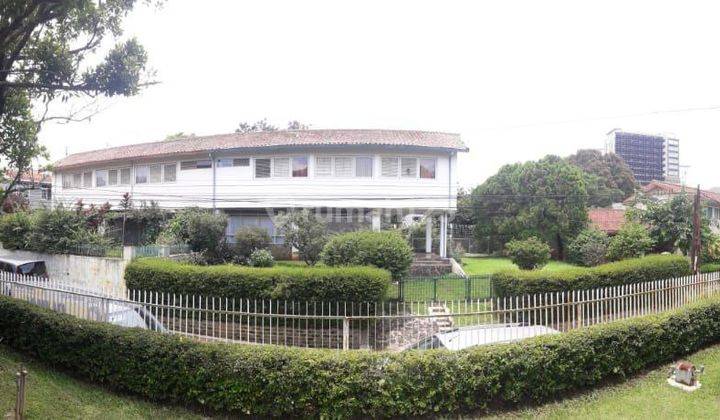 Rumah Lama Terawat Siap Huni Lokasi Bagus SHM di Dago, Bandung 1