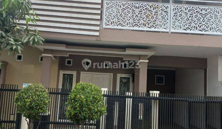 Rumah 2 Lantai Bagus Furnished SHM di Margahayu Metro, Bandung 1