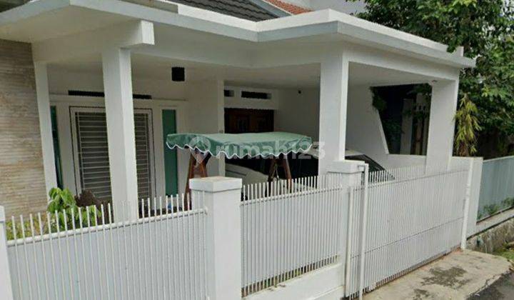 Rumah Hook 2 Lantai Bagus Unfurnished SHM di Turangga, Bandung 1