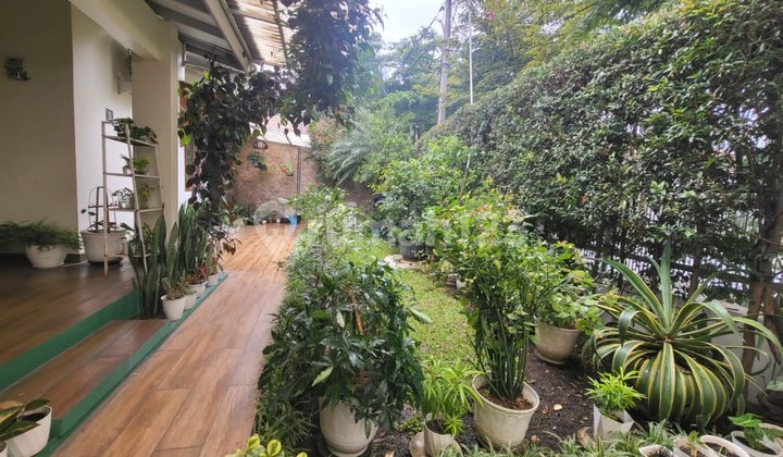 Best Location! Ready-to-Live House Near Gatot Subroto Culinary Center Best Location! Ready-to-Live House Near Gatot Subroto Culinary Center