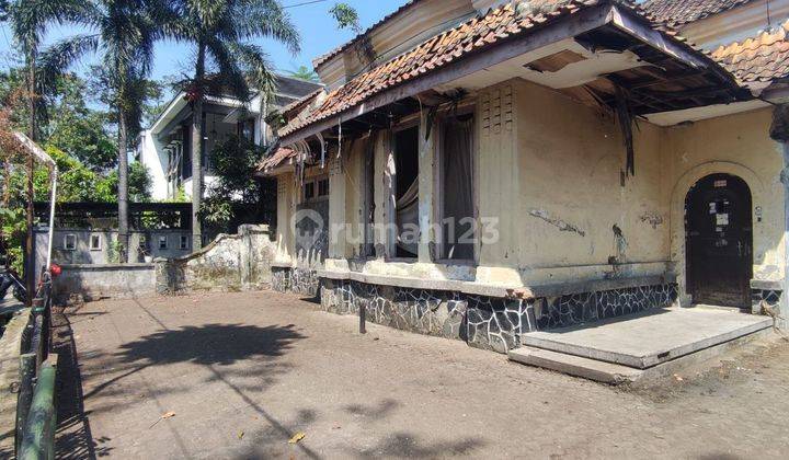 Rumah Lama Butuh Renovasi Hitung Tanah SHM di Sayap Riau, Bandung 1