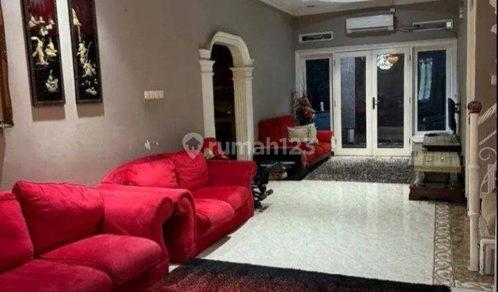 Rumah 3 Lantai Bagus Semi Furnished SHM di Batununggal, Bandung 2