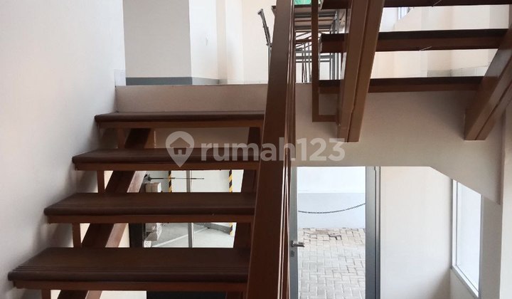 Kosan 3 Lantai Lokasi Pusat Kota Dekat ITB,Unpad di Sayap Dago.