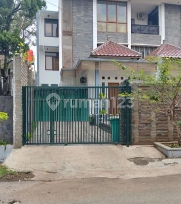 Rumah Modern Setrasari Lokasi Premium Dekat Mall & Tol Pasteur. Rumah Modern Setrasari Lokasi Premium Dekat Mall & Tol Pasteur.