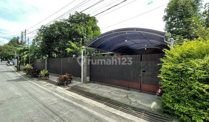 Rumah Asri ada Taman Depan Belakang Lokasi Strategis Gegerkalong. 1