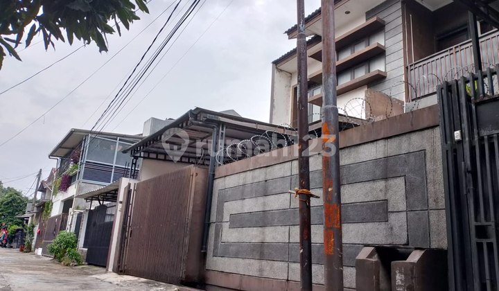 Rumah Bagus Siap Huni Dekat Mall,Gerbang Tol di Taman Kopo Indah. 2