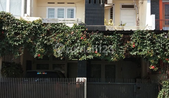 Rumah Bagus Murah 2 Lantai Siap Huni Jalan Besar di Antapani.