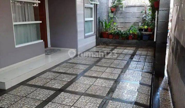 Rumah 3 Lantai Bagus Semi Furnishd SHM di Sayap Moch Toha,bandung 2