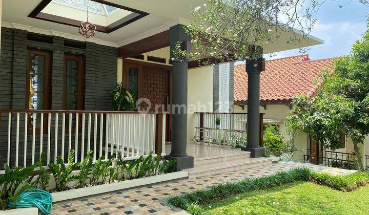 Rumah Lux 3 Lantai Bagus Furnished di Resort Dago Pakar, Bandung 2