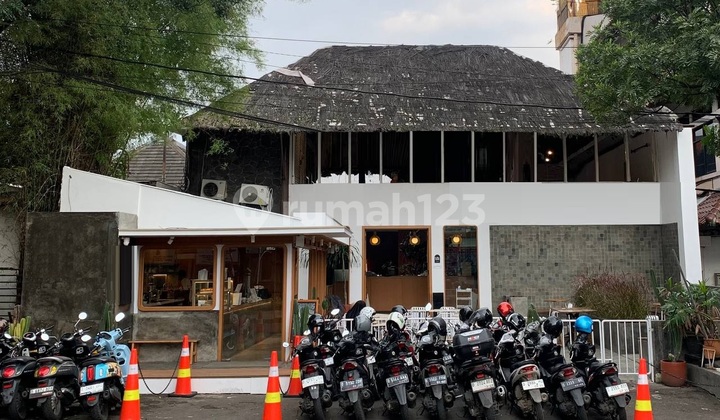 Investasi Properti Komersial Bangunan Café Siap Pakai Sayap Riau.