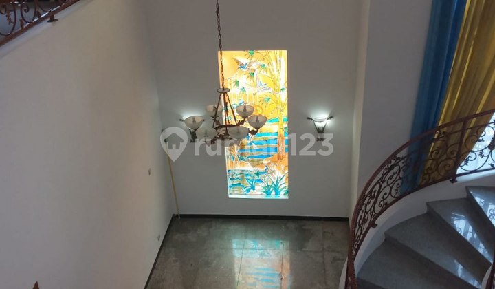 Rumah Hook Mewah Siap Huni Dalam Komplek Besar Kawaluyaan Indah. 2