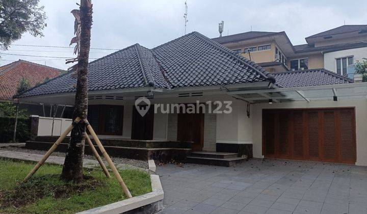 Rumah Bagus Siap Huni Bisa Sewa Best Lock SHM di Dago, Bandung 1