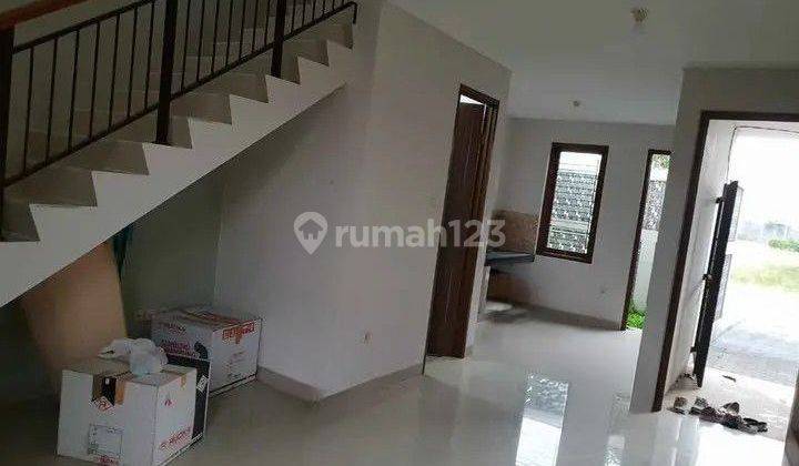 Rumah 2 Lantai Bagus Unfurnished SHM di Buah Batu Square, Bandung 2