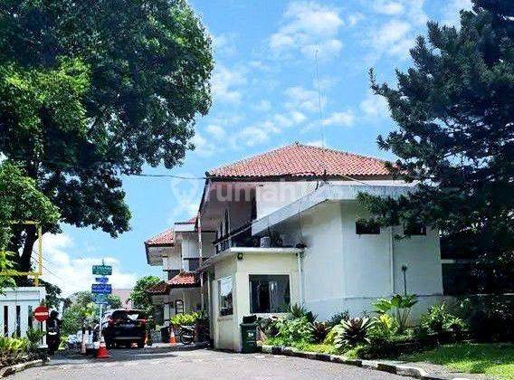 Rumah Mewah 2 Lantai Semi Furnished di Griya Mas Pasteur, Bandung 2