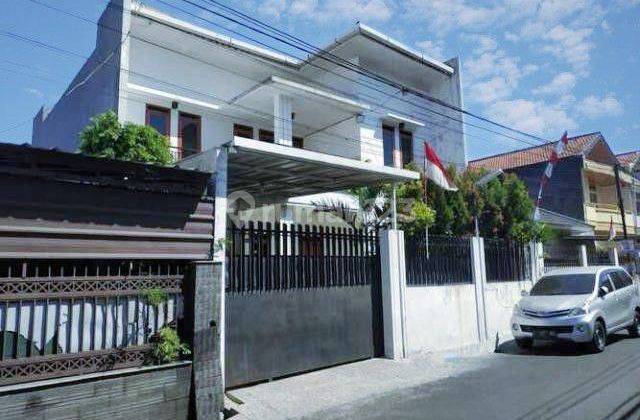 Rumah 2 Lantai Bagus Unfurnished SHM di Kembar Sriwijaya, Bandung 1