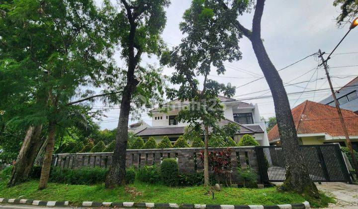 Rumah Bagus 2 Lantai Furnishd SHM Best Lock di Sayap Riau Bandung 2