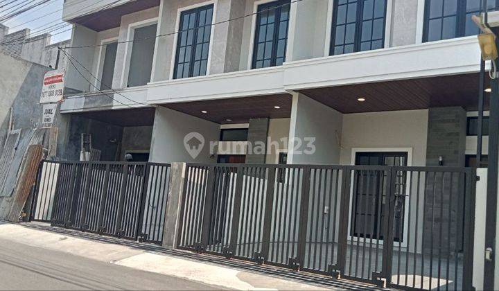 Rumah 2 Lantai Baru Unfurnished SHM di Kembar Sriwijaya, Bandung 1