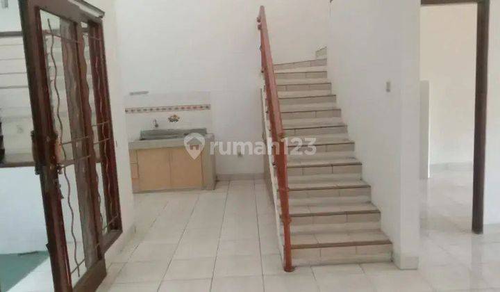 Rumah 2 Lantai Bagus Unfurnished SHM di Batununggal, Bandung 2