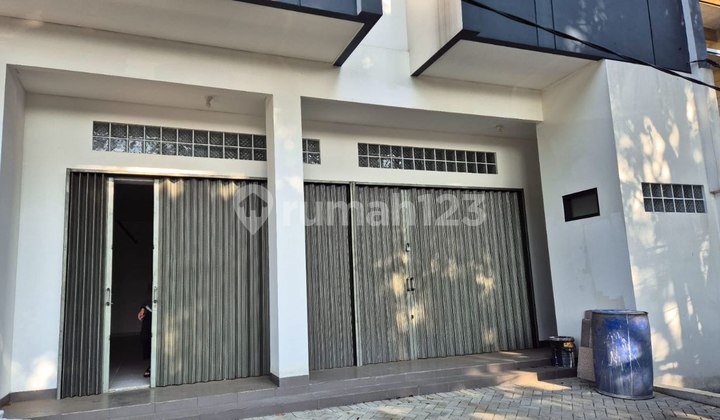 Ready-to-Use Shop House at Main Road Cigadung, Bandung City - Best Price 1