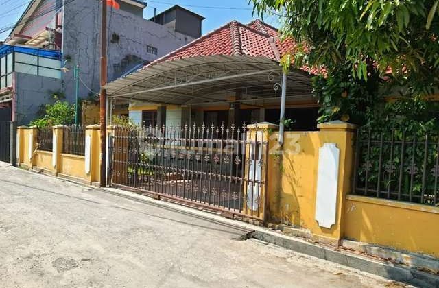 Rumah Lama Terawat Hitung Tanah Di Sekelimus Bandung