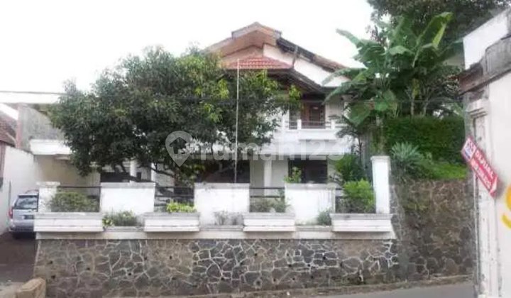 Rumah murah strategis di jalan utama Cibeunying Kaler Bandung