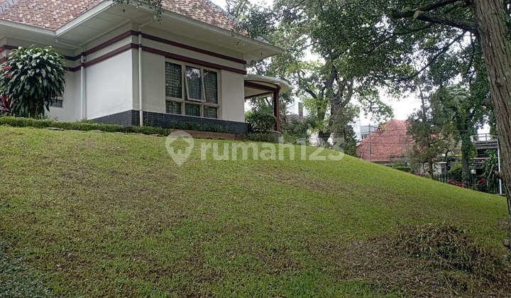 Rumah Klasik Terawat Tengah Kota Bandung Jalan Utama 2