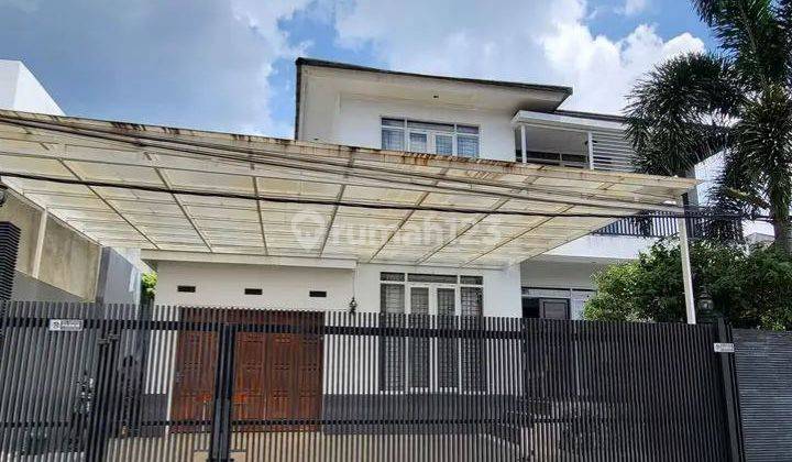 Rumah Mewah Ada Kolam Renang Gegerkalong Setiabudi Bandung Utara 1