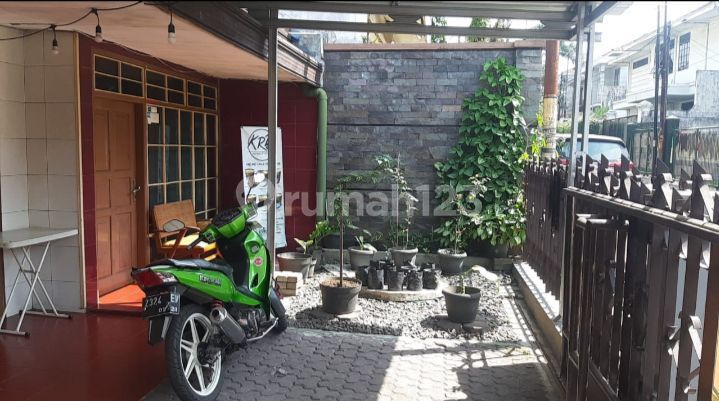 Rumah lama 1,5 lantai di Babakan jeruk Pasteur