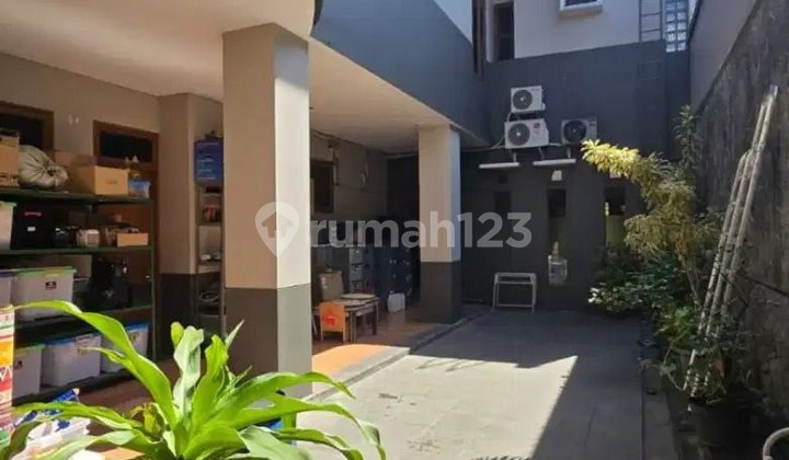 Rumah Lux strategis bisa sambil usaha di sayap dago