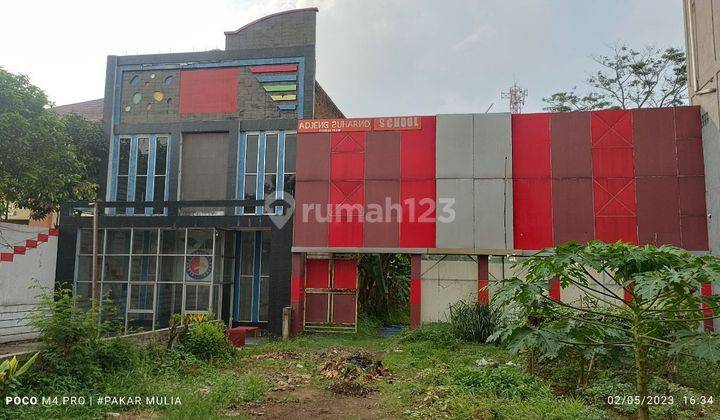 Gedung sekolah strategis di cocok untuk usaha  1