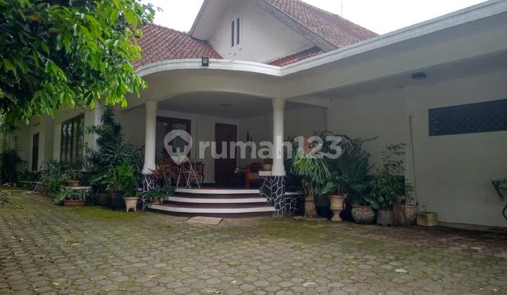 Rumah lama Kokoh Sayap Setiabudi Bandung Utara Rumah lama Kokoh Sayap Setiabudi Bandung Utara
