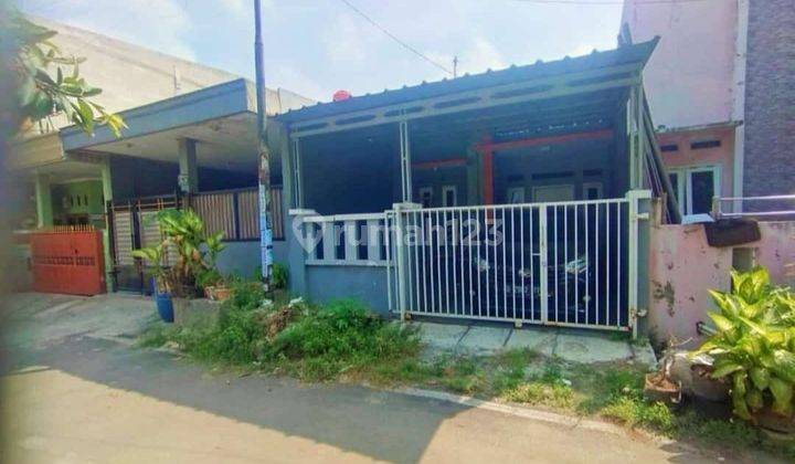 Dijual Rumah di Villa Gading Pintu Barat 1