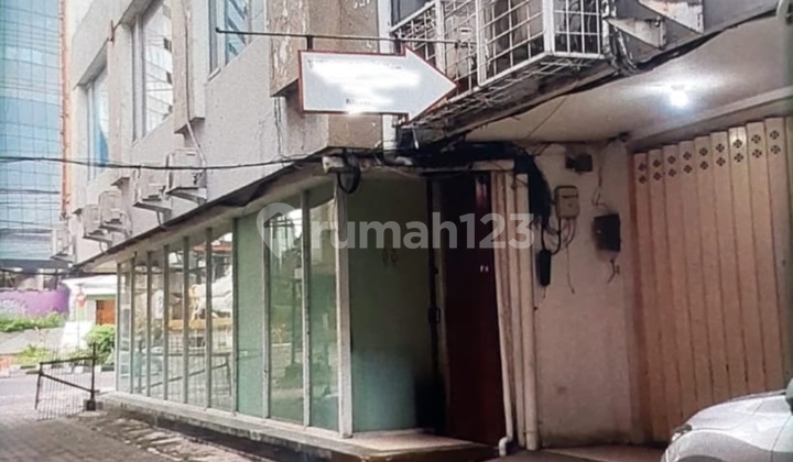For Sale 3.5-Story Shop House in HR Muhammad Shopping Area, Surabaya, on HR Muhammad Street. 2