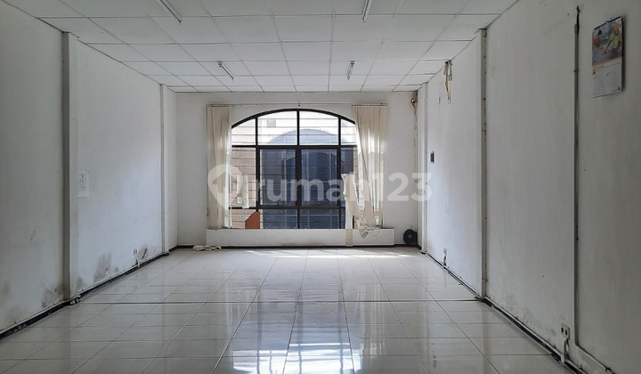 DISEWAKAN RUKO 4 LANTAI DI PERTOKOAN FIRA RAYA KENJERAN DISEWAKAN RUKO 4 LANTAI DI PERTOKOAN FIRA RAYA KENJERAN