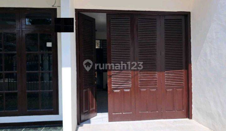 Di Rumah Kelampis Semolo Timur Surabaya Area Sukolilo Kota Surabaya  Kt 3+1 Km 2+1 Non Furnished Hgb Bagus Utara # Ron.a2077 2