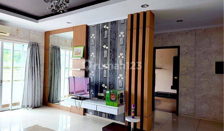 Rumah Hook Modern, Tenang Dan Aman Di Taman Simpruk Cluster 1