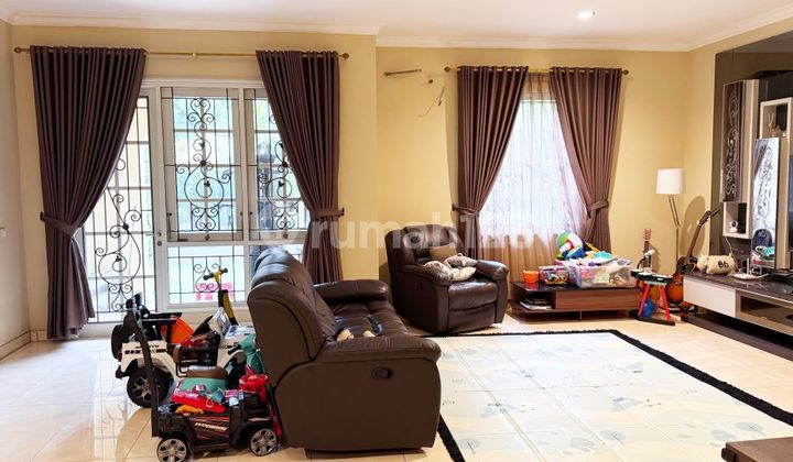 Rumah Kamar Tidur 5 Hoek Fasum Taman Luas 2