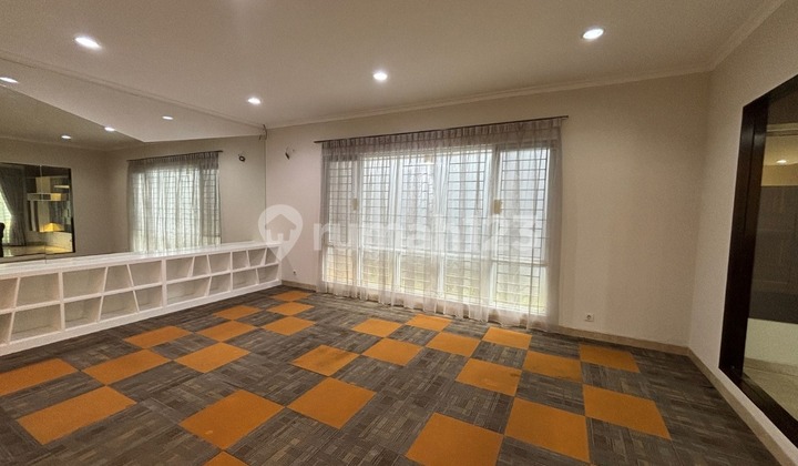 Rumah Besar Fully Furnished 1