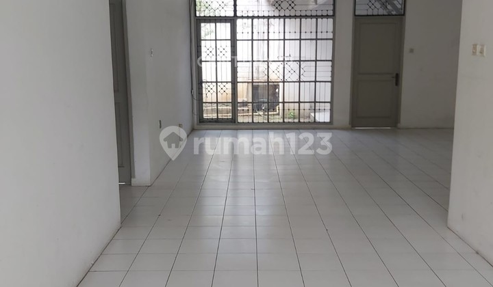 Ready-to-Occupy and Strategic House in Taman Holis Indah 1 Bandung 2