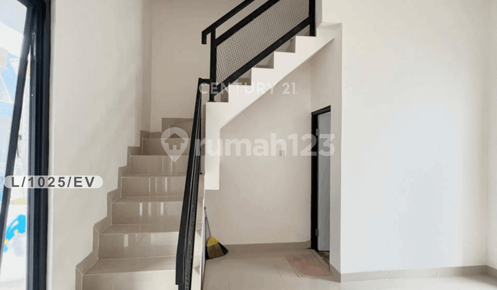 Rumah Dengan One Gate System Di GLand Ciwastra Park Bandung