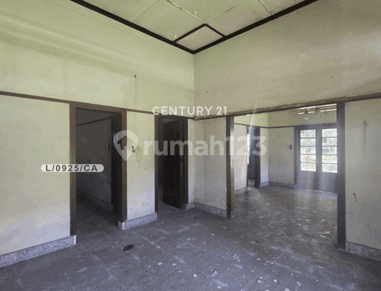 House Suitable for Strategic Business Space in Riau Bandung Wing 1