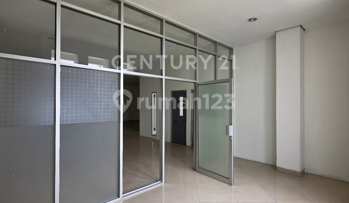 Mainroad Soetta Building Suitable for Banks, Offices, Campuses, Etc. Mainroad Soetta Building Suitable for Banks, Offices, Campuses, Etc.