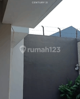 Furnished, Comfortable, and Strategically Located Ready-to-Occupy House in KBP Bandung 2